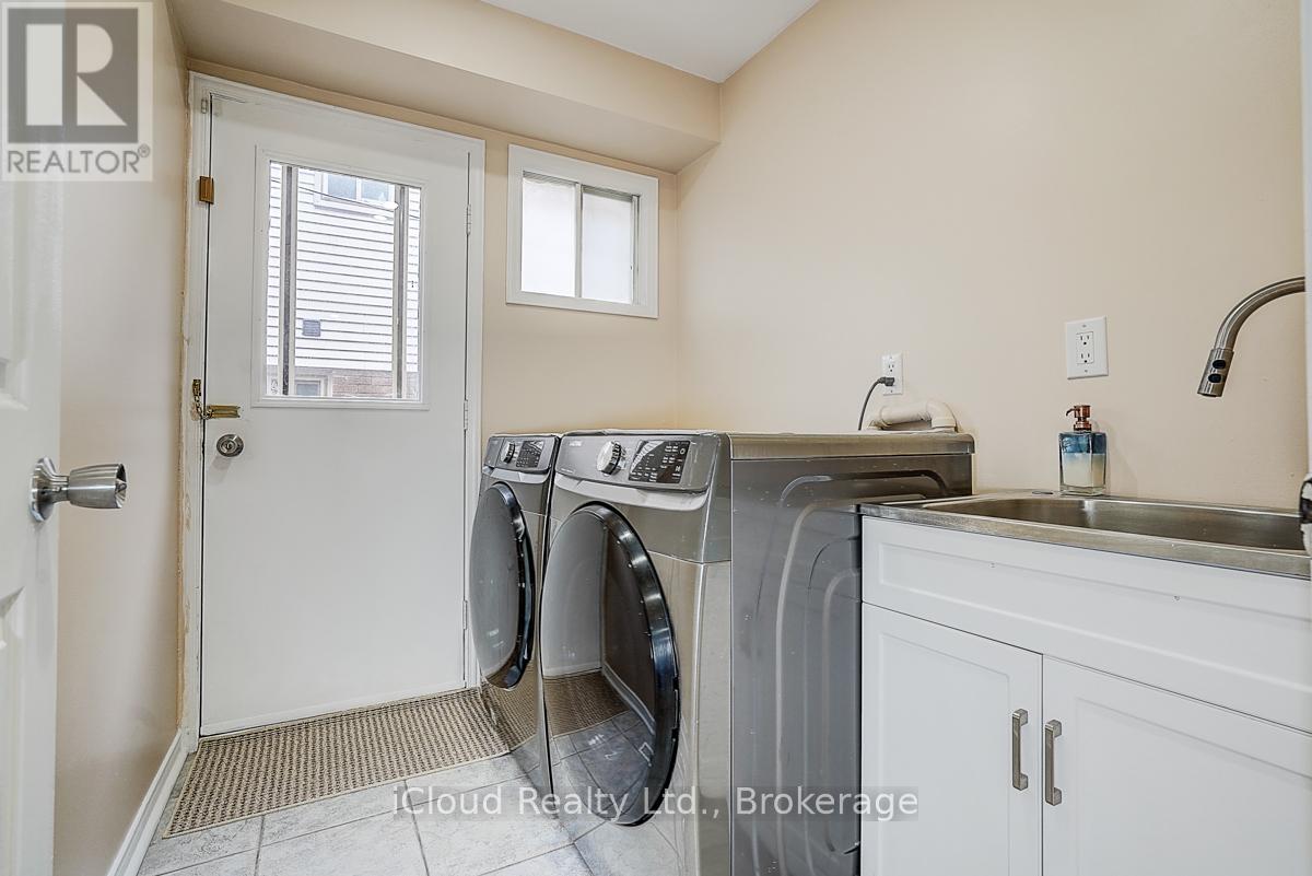 1114 Maple Gate Road, Pickering, Ontario  L1X 1B8 - Photo 12 - E13015420