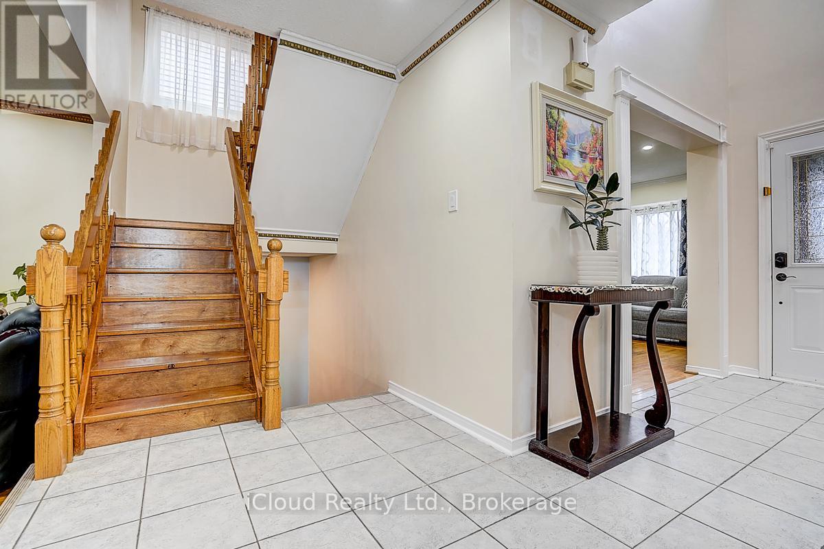 1114 Maple Gate Road, Pickering, Ontario  L1X 1B8 - Photo 14 - E13015420