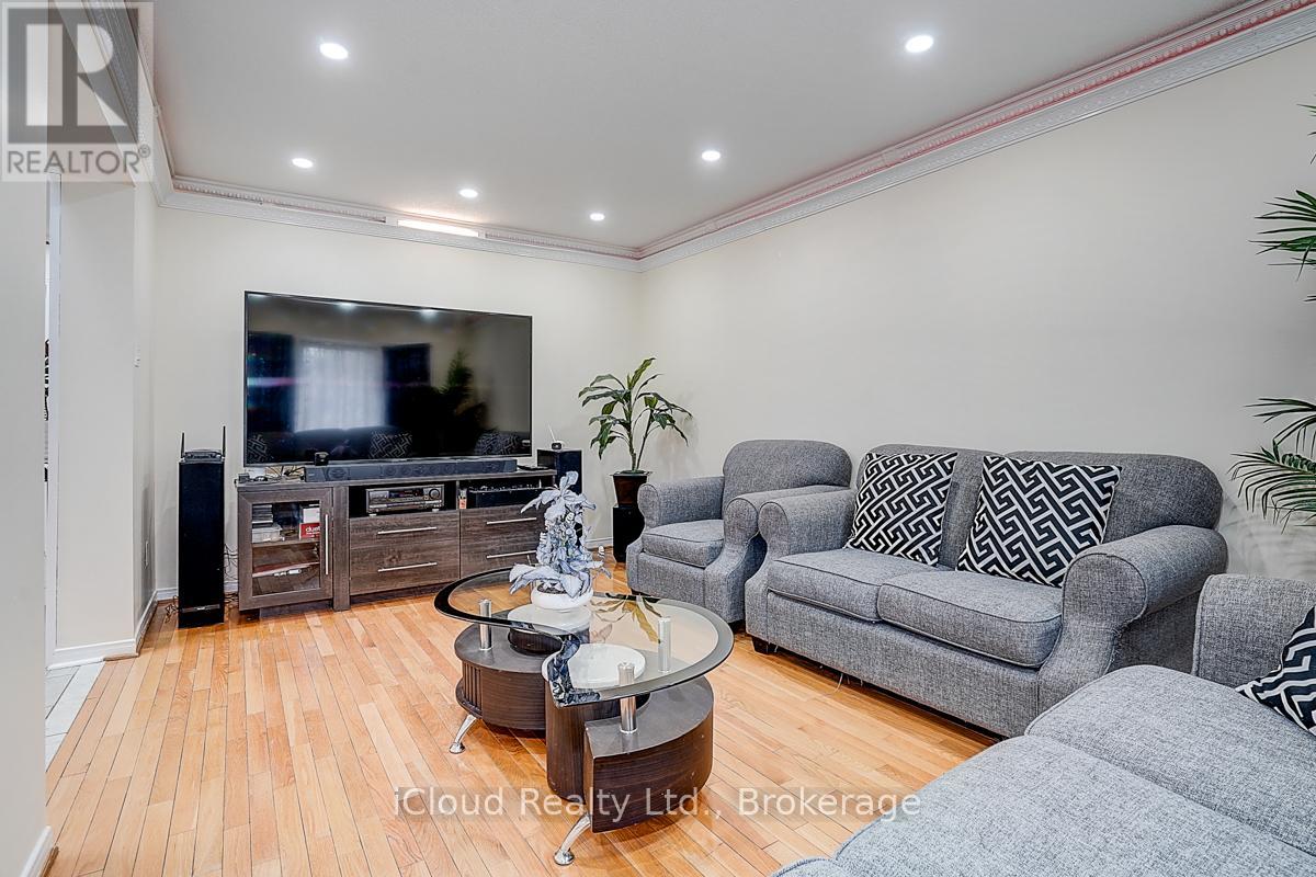 1114 Maple Gate Road, Pickering, Ontario  L1X 1B8 - Photo 5 - E13015420