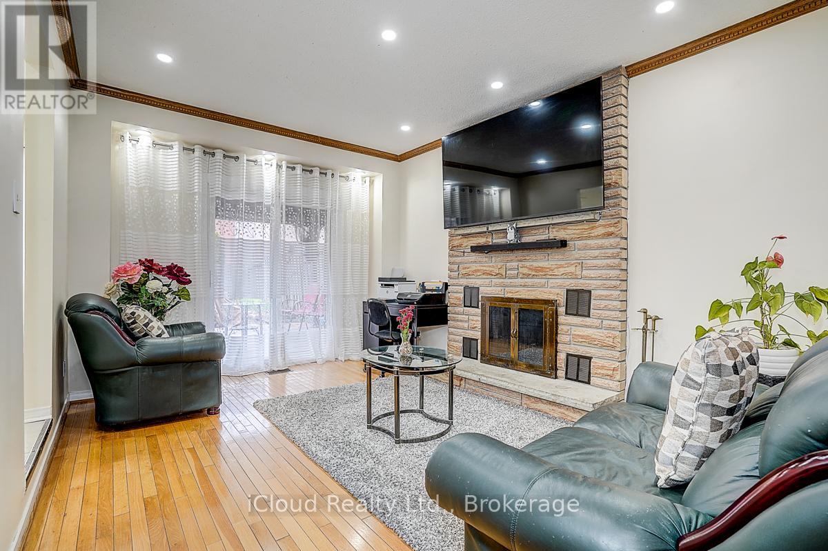 1114 Maple Gate Road, Pickering, Ontario  L1X 1B8 - Photo 7 - E13015420