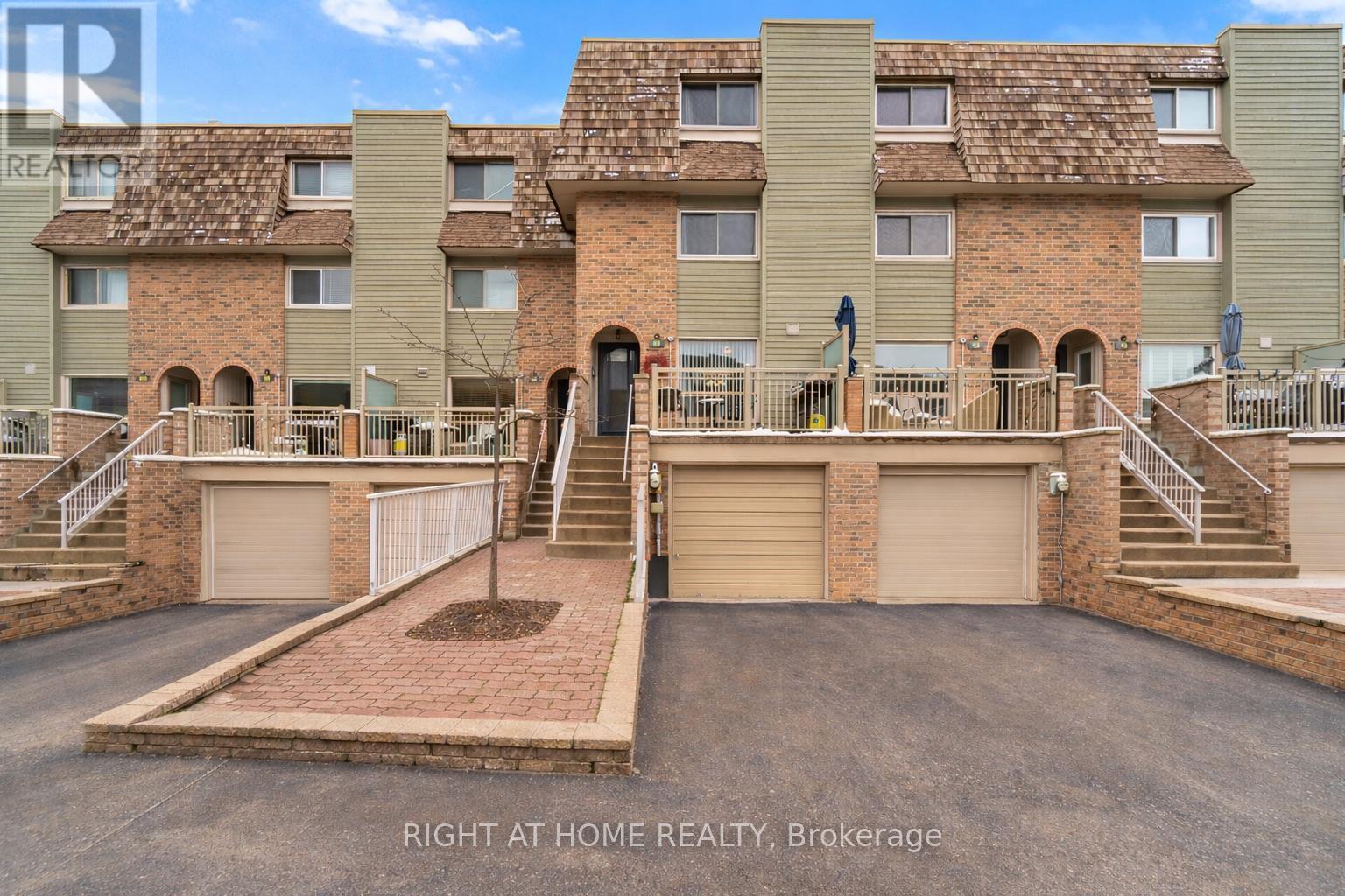 94 DUTCH MYRTLE WAY, Toronto, Ontario