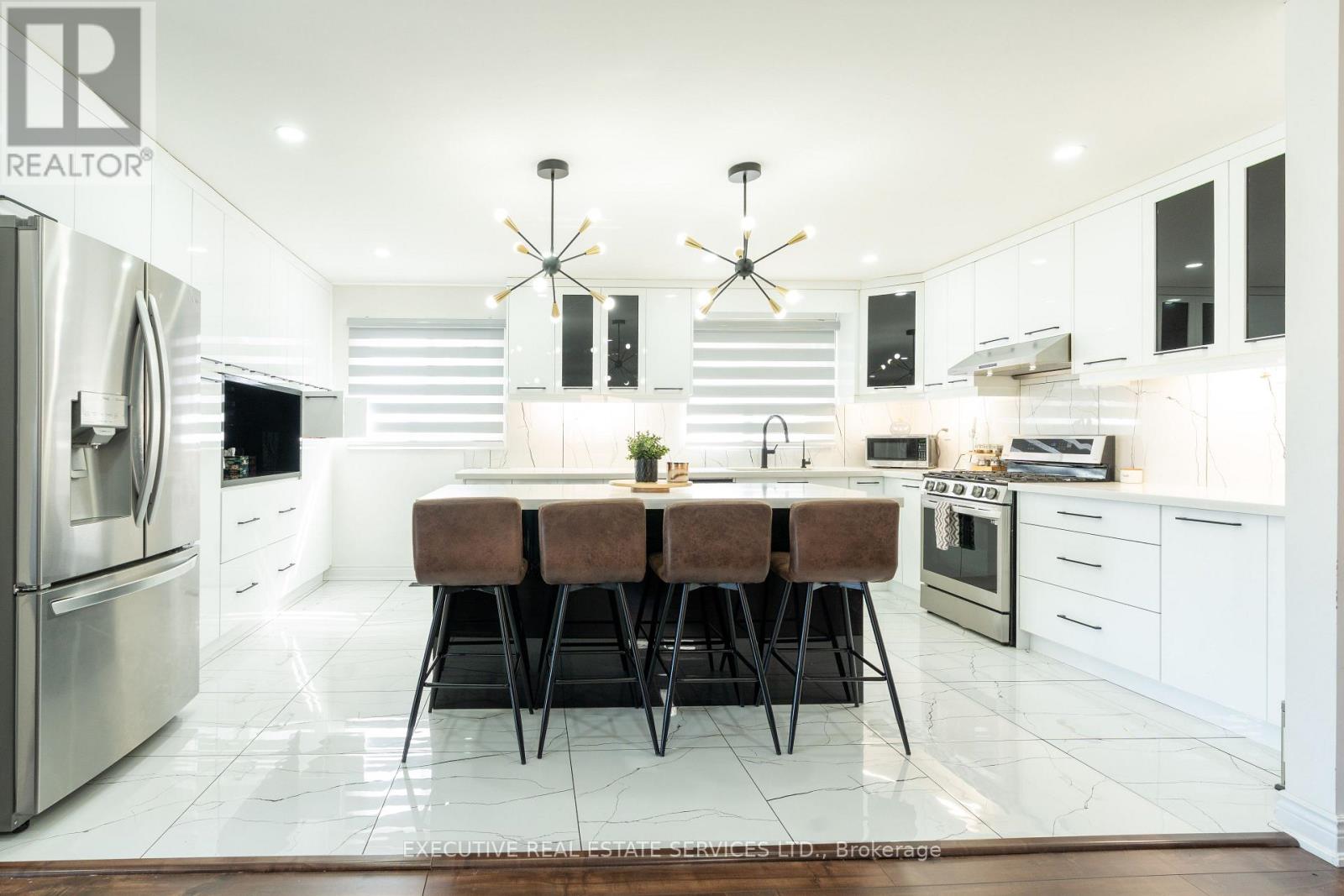 90 Hinchley Wood Grove, Brampton, Ontario  L6V 3M3 - Photo 5 - W13015434