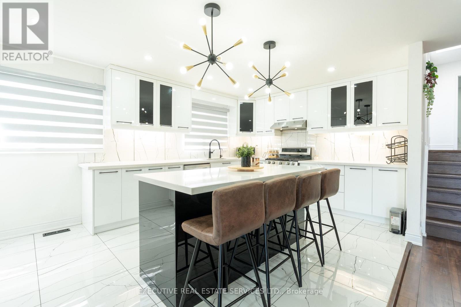 90 Hinchley Wood Grove, Brampton, Ontario  L6V 3M3 - Photo 6 - W13015434