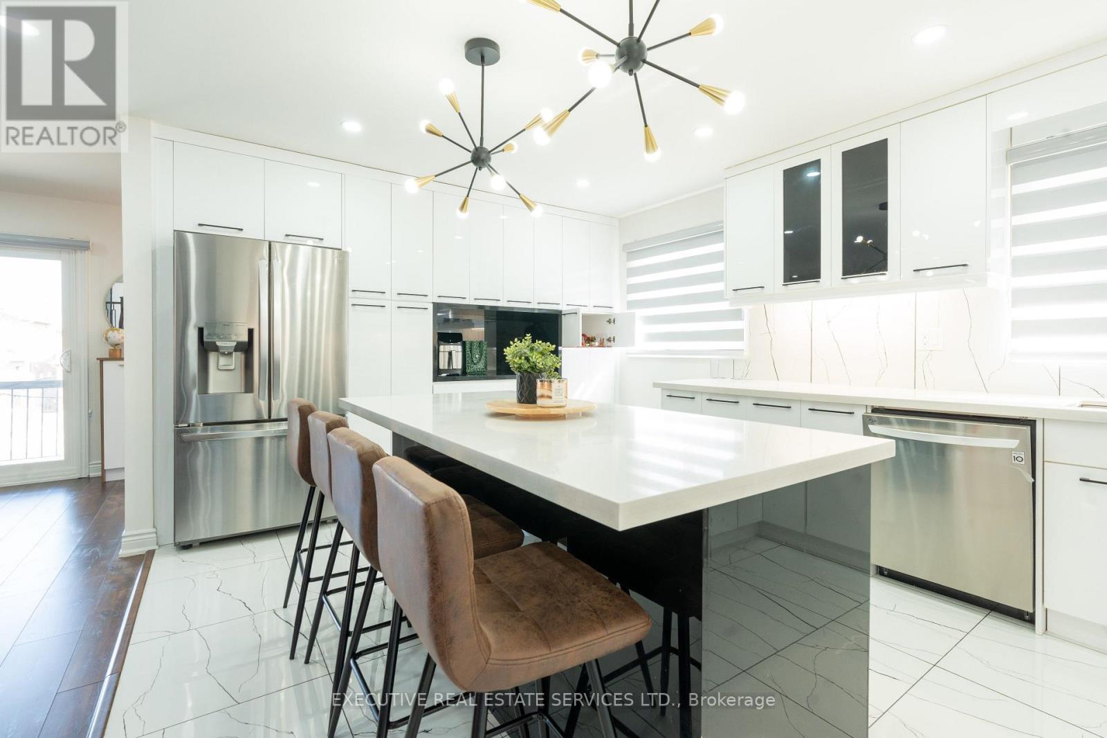 90 Hinchley Wood Grove, Brampton, Ontario  L6V 3M3 - Photo 7 - W13015434