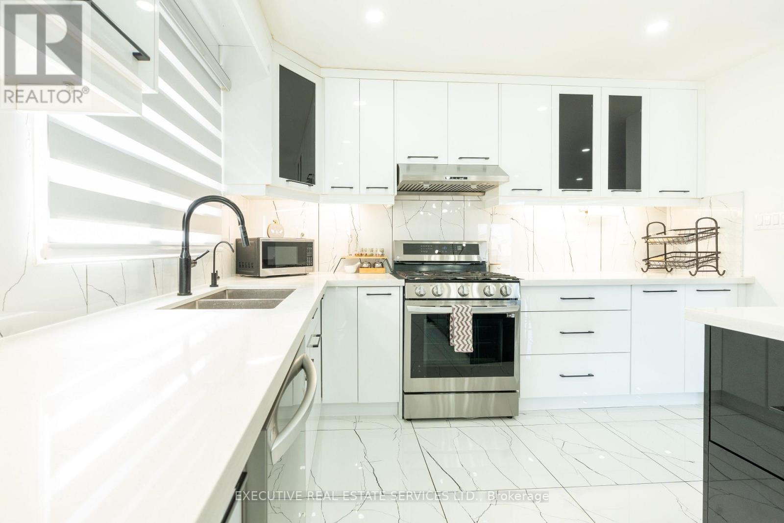 90 Hinchley Wood Grove, Brampton, Ontario  L6V 3M3 - Photo 9 - W13015434