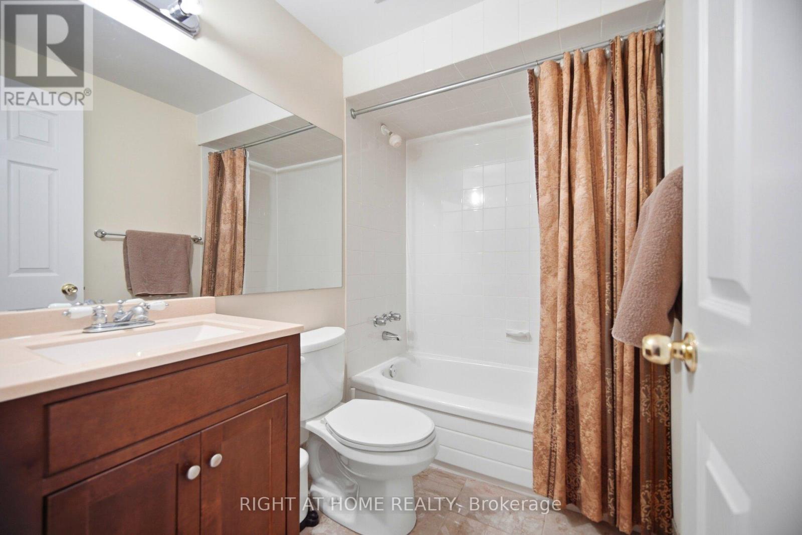 94 Dutch Myrtle Way, Toronto, Ontario  M3B 3K8 - Photo 23 - C12828602