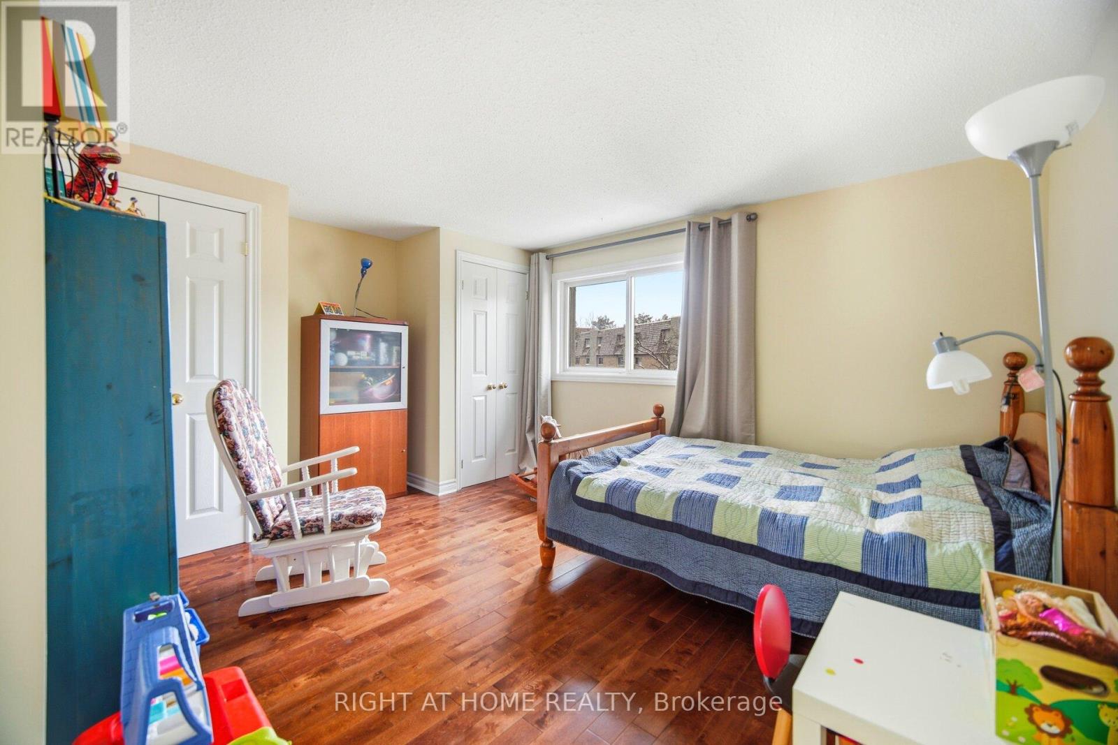 94 Dutch Myrtle Way, Toronto, Ontario  M3B 3K8 - Photo 25 - C12828602