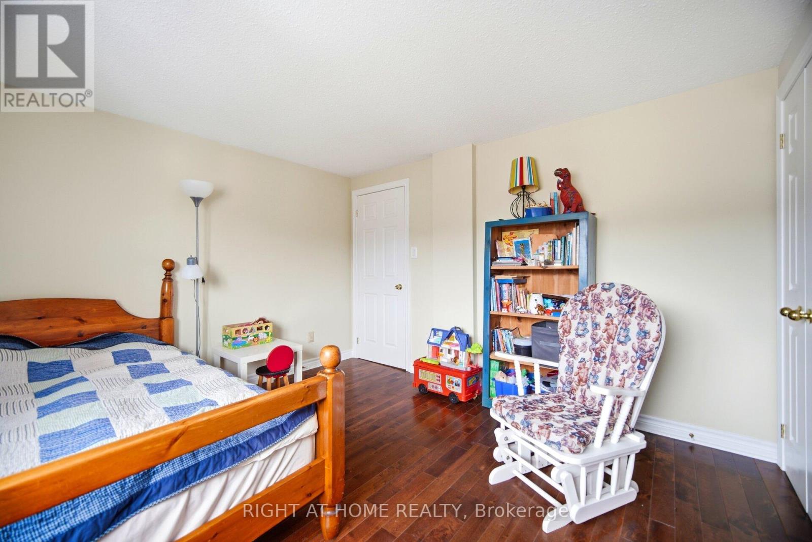 94 Dutch Myrtle Way, Toronto, Ontario  M3B 3K8 - Photo 24 - C12828602