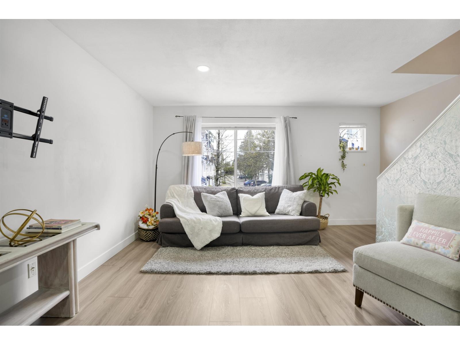 32 6533 121 Street, Surrey, British Columbia  V3W 1M5 - Photo 3 - R3112109