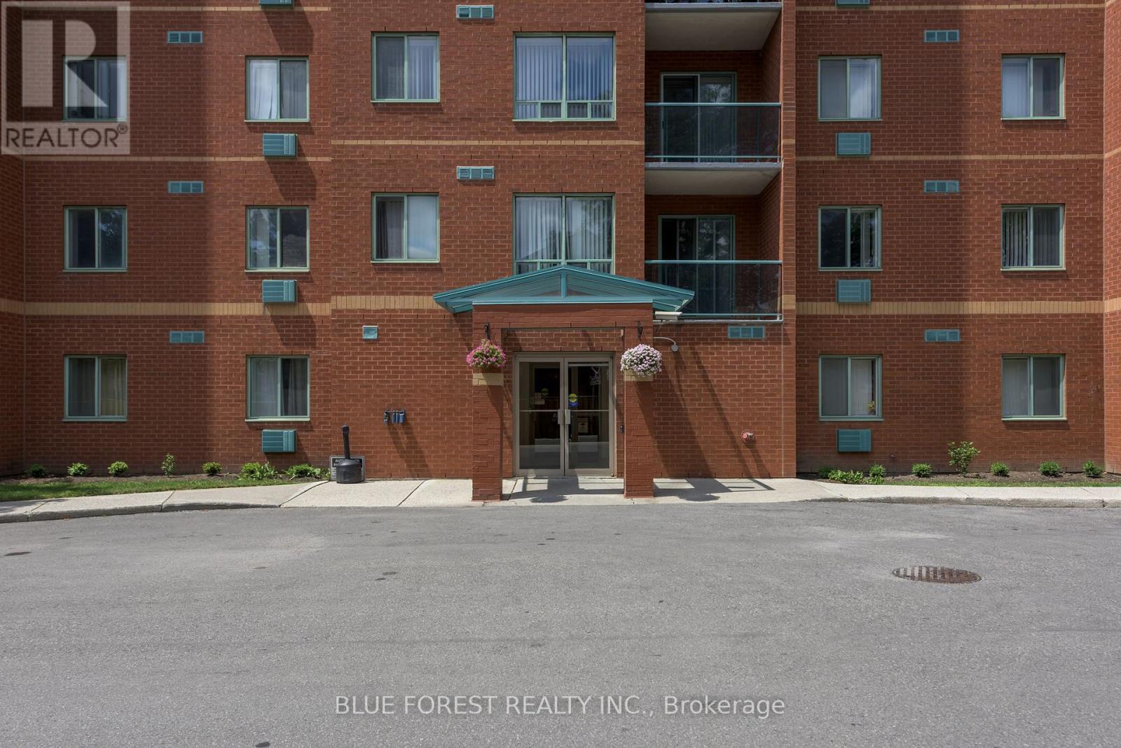 1105 - 76 Base Line Road W, London South, Ontario  N6J 4X6 - Photo 3 - X13015416