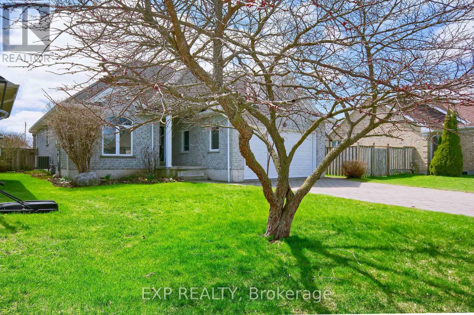 54 Treadwell Street, Aylmer, Ontario  N5H 3J5 - Photo 2 - X13015418