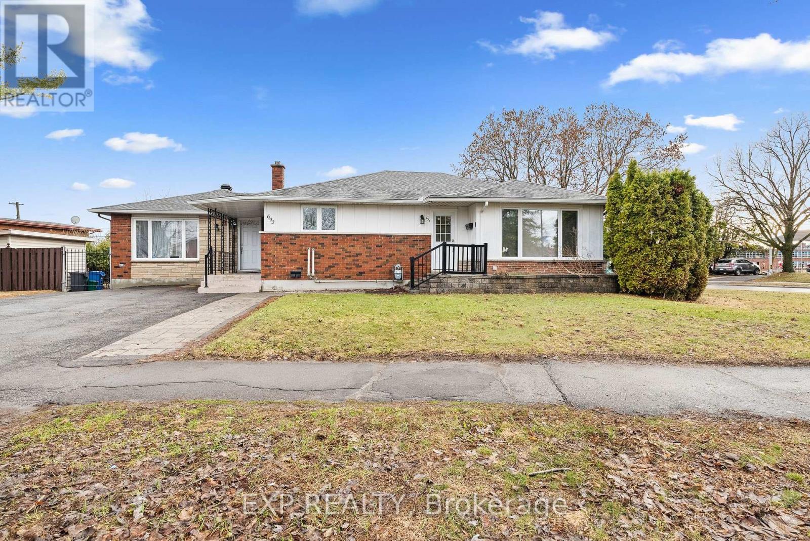 692 CLAUDE STREET, Ottawa, Ontario