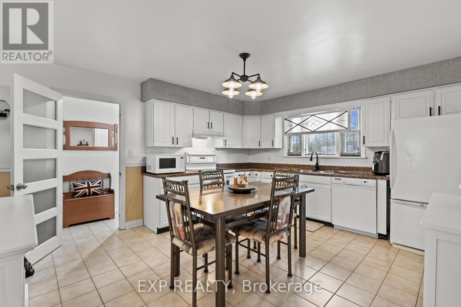 5367 Kitchener Street, Niagara Falls, Ontario  L2G 1B6 - Photo 10 - X13015440