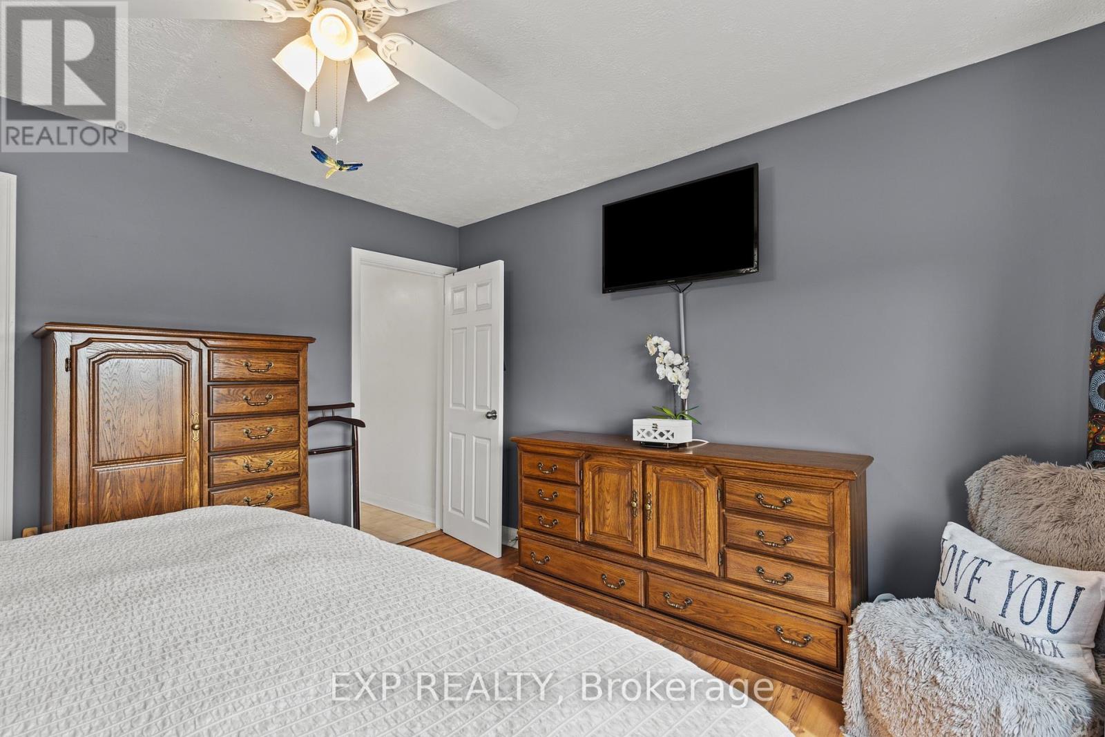 5367 Kitchener Street, Niagara Falls, Ontario  L2G 1B6 - Photo 16 - X13015440