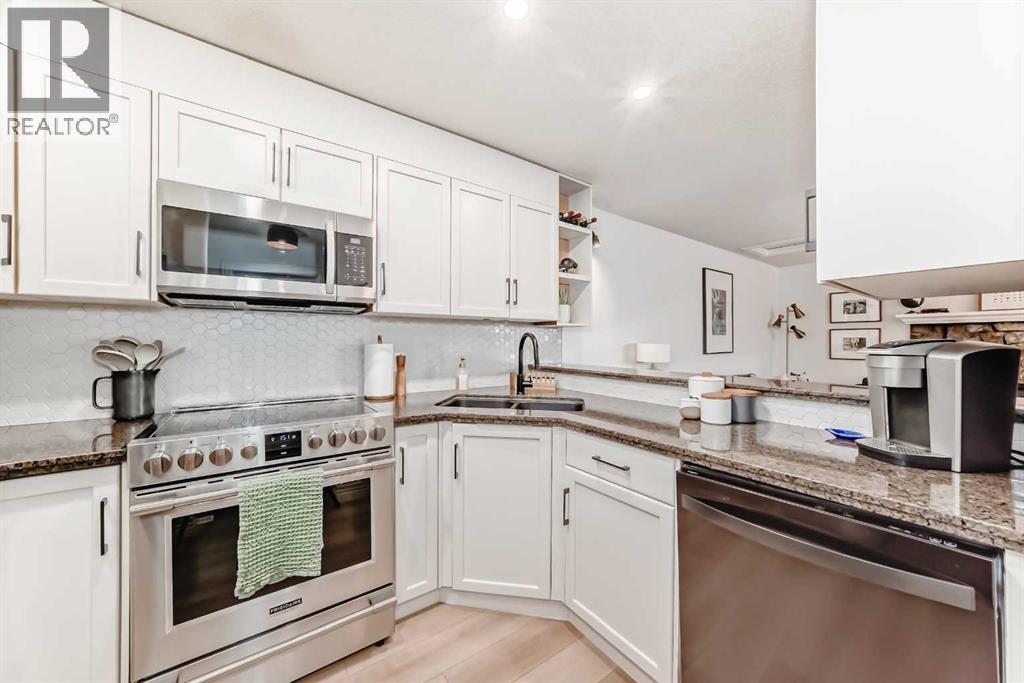 149, 66 Glamis Green Sw, Calgary, Alberta  T2E 6V1 - Photo 4 - A2294788