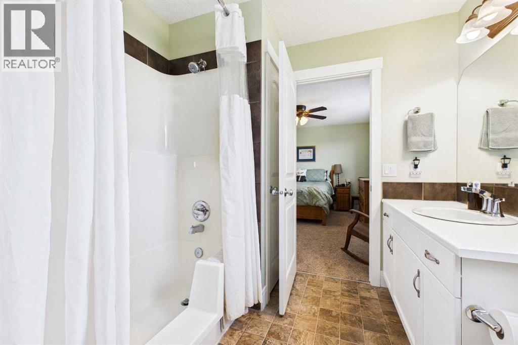 2164 Sagewood Heights Sw, Airdrie, Alberta  T4B 3N4 - Photo 24 - A2300228