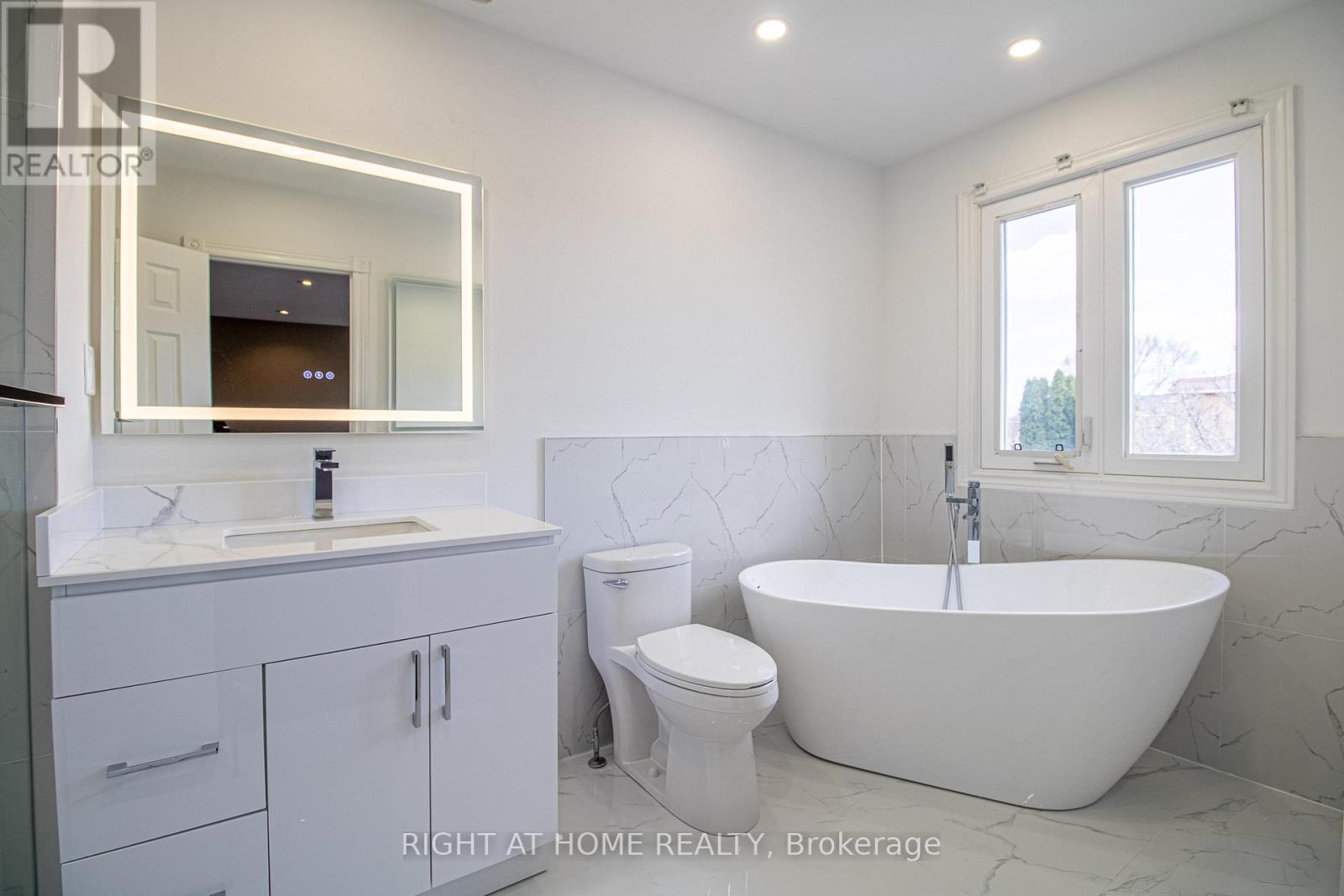 24 Forestside Road, Richmond Hill, Ontario  L4C 9V2 - Photo 16 - N13015442