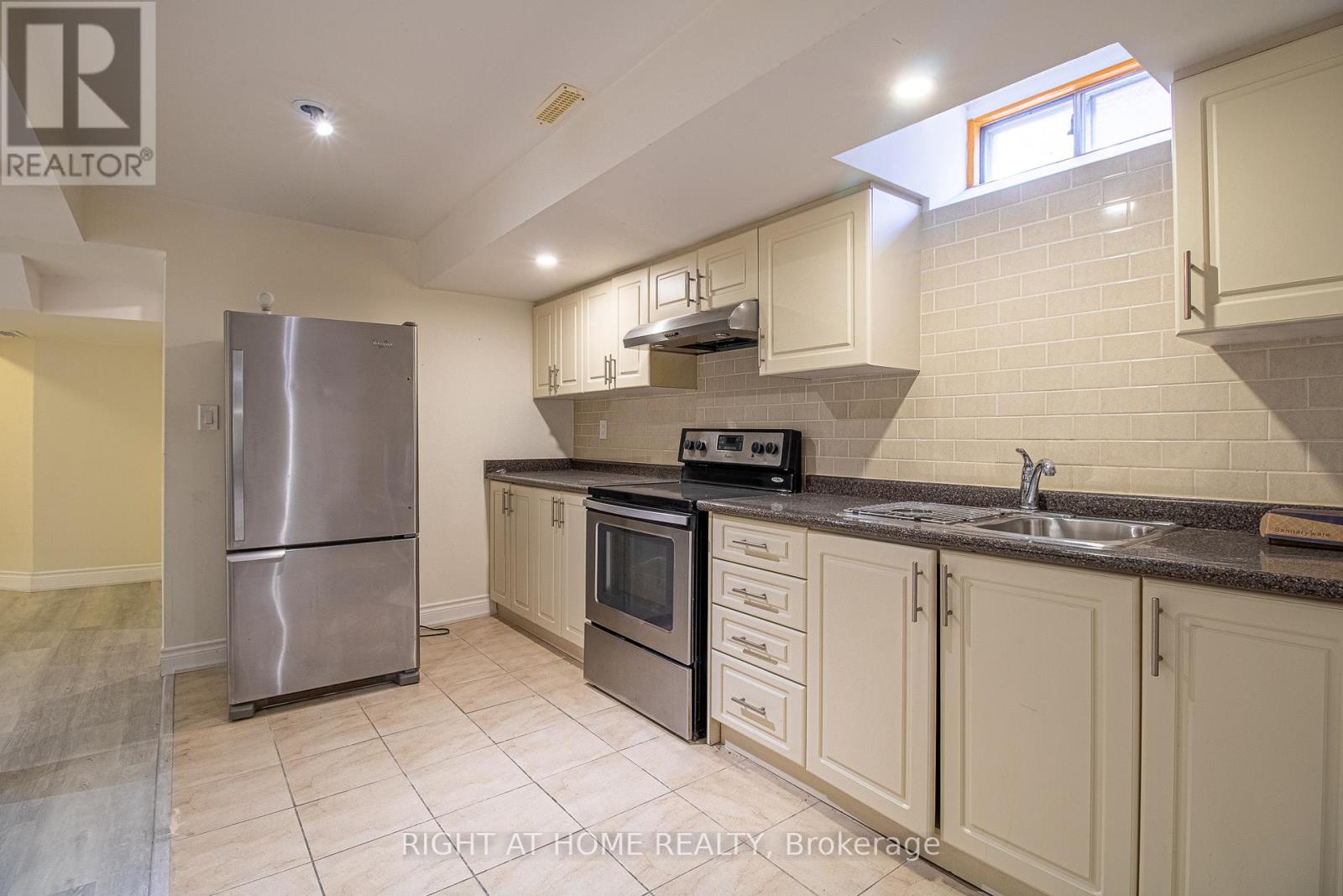 24 Forestside Road, Richmond Hill, Ontario  L4C 9V2 - Photo 24 - N13015442