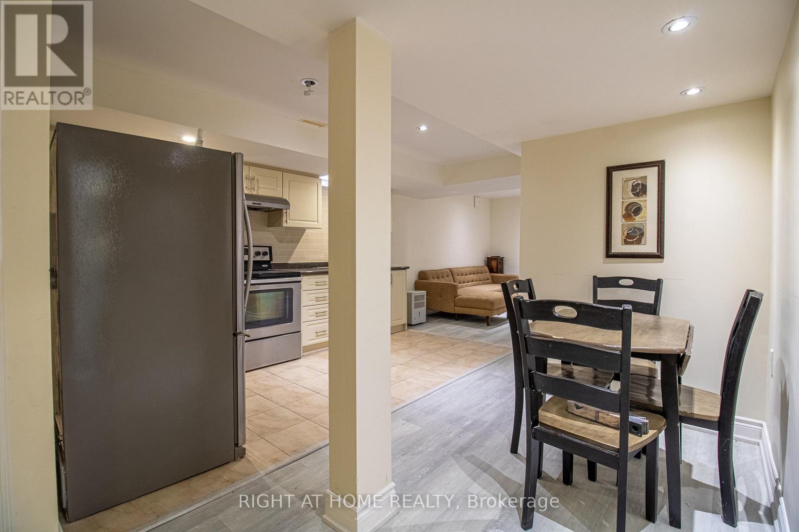 24 Forestside Road, Richmond Hill, Ontario  L4C 9V2 - Photo 27 - N13015442