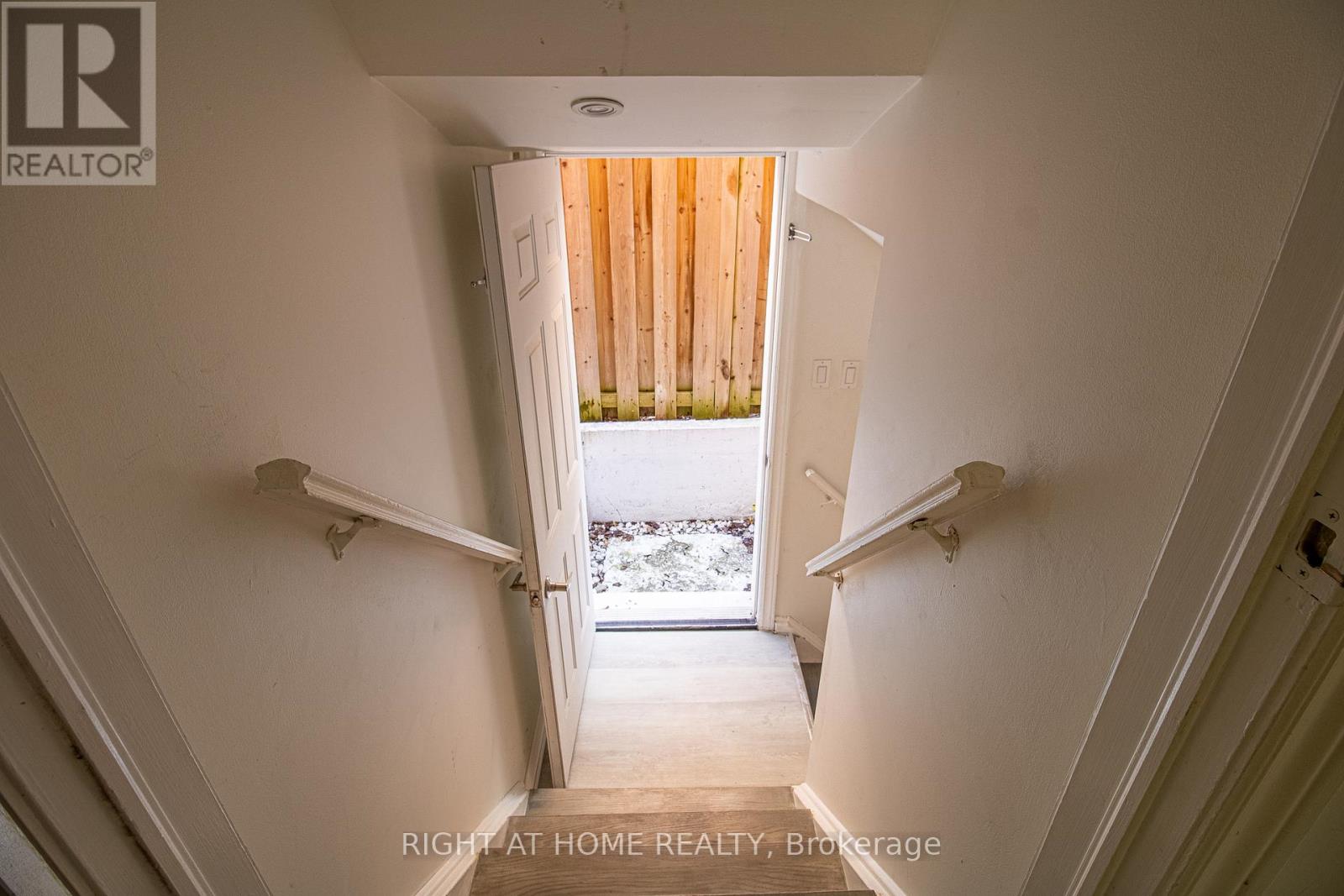 24 Forestside Road, Richmond Hill, Ontario  L4C 9V2 - Photo 29 - N13015442