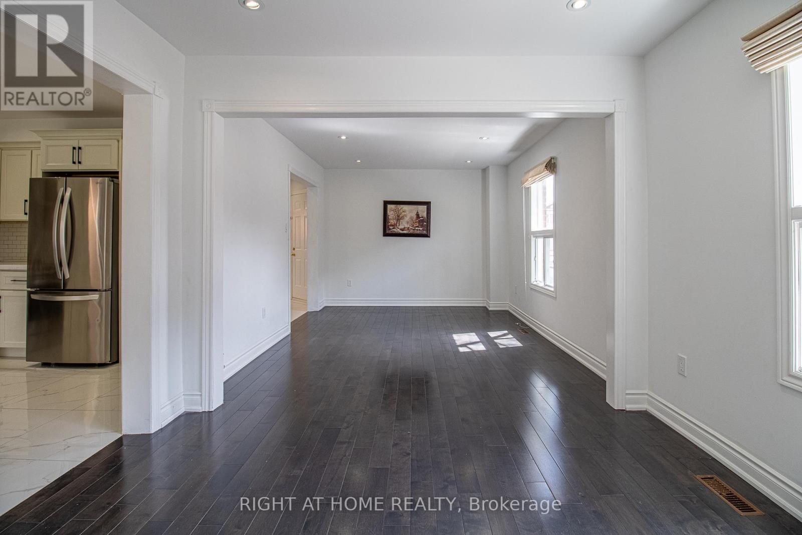 24 Forestside Road, Richmond Hill, Ontario  L4C 9V2 - Photo 5 - N13015442