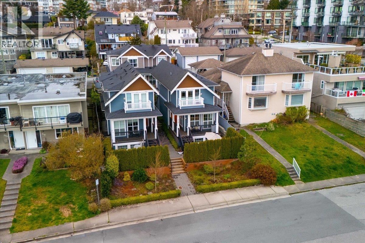 210 W 5TH STREET, North Vancouver, British Columbia
