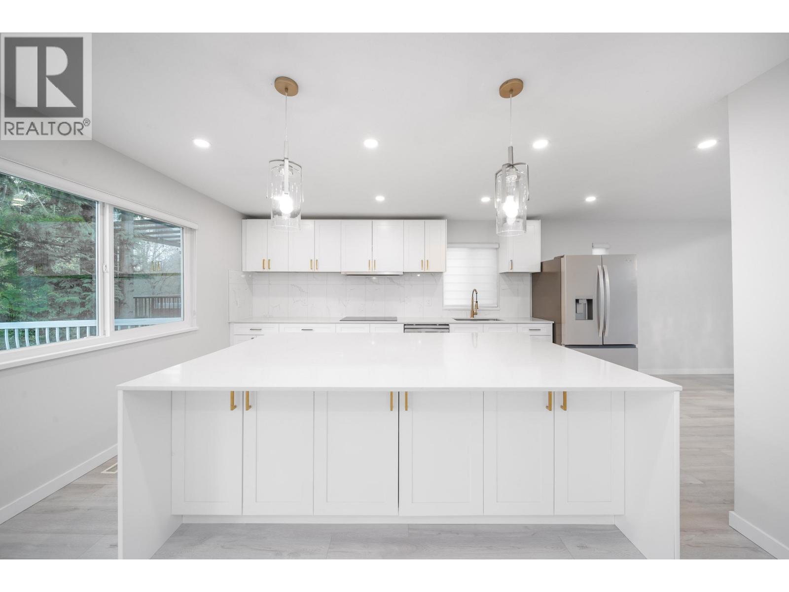 12344 234 Street, Maple Ridge, British Columbia  V2X 0N7 - Photo 2 - R3112830