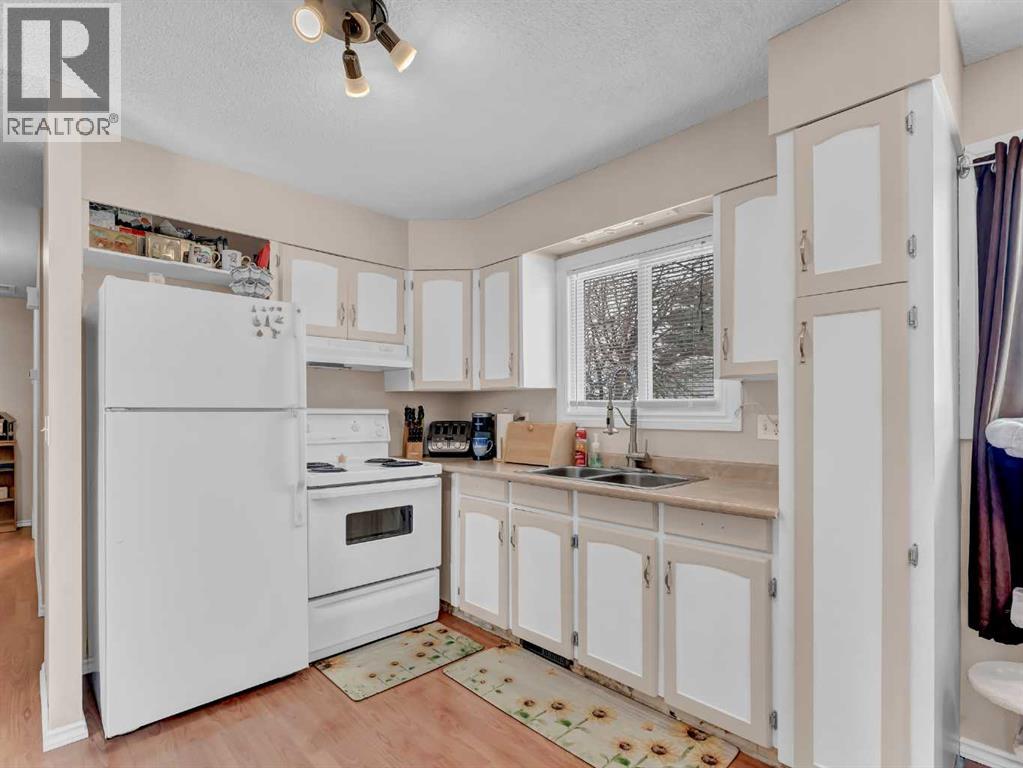 813 2 Street Se, Redcliff, Alberta  T0J 2P0 - Photo 11 - A2291988