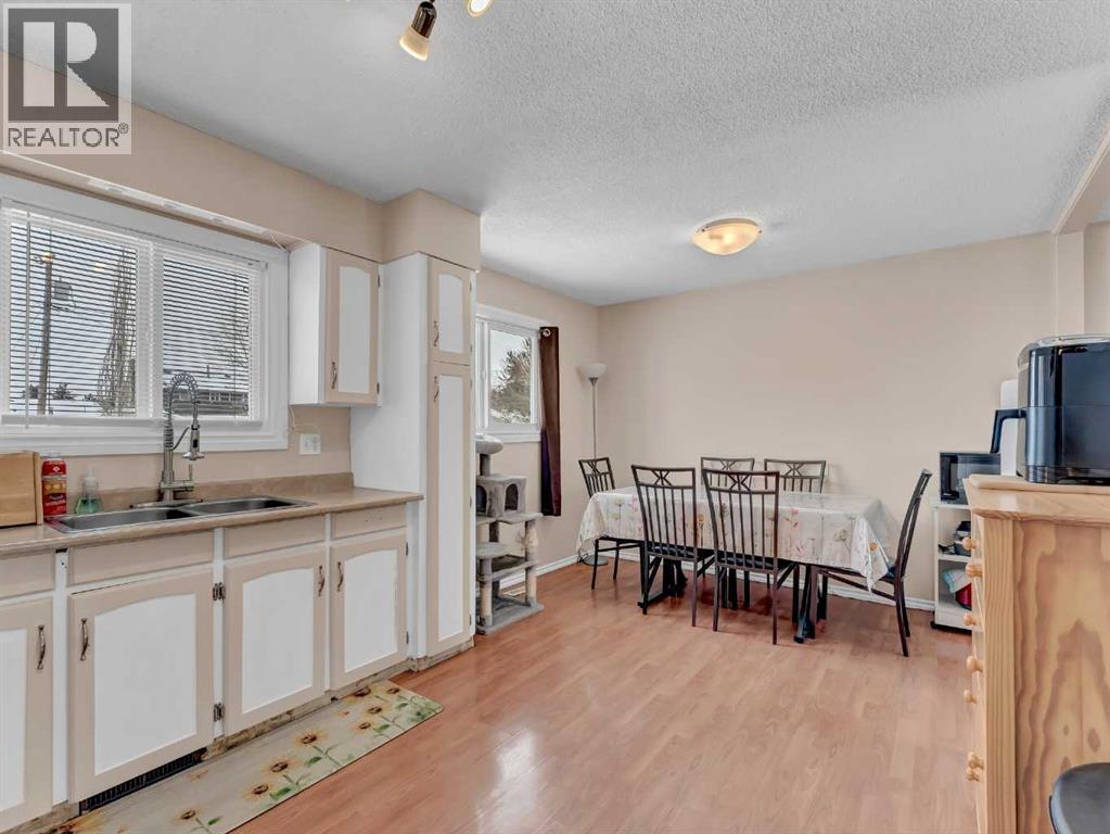 813 2 Street Se, Redcliff, Alberta  T0J 2P0 - Photo 12 - A2291988