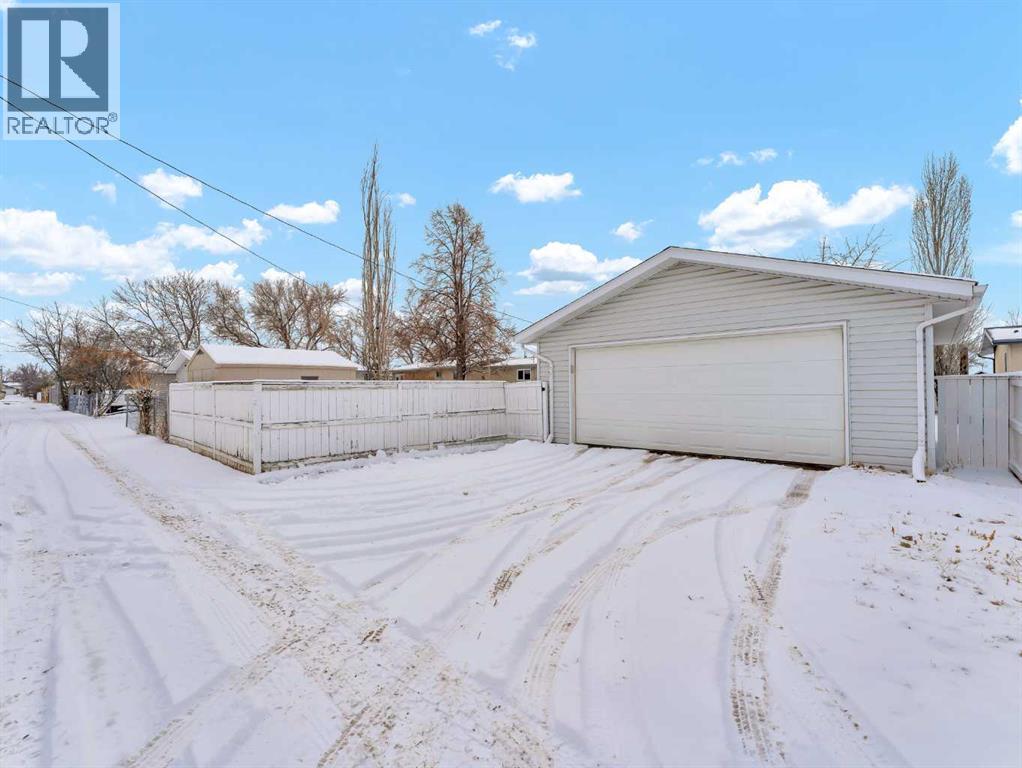 813 2 Street Se, Redcliff, Alberta  T0J 2P0 - Photo 41 - A2291988