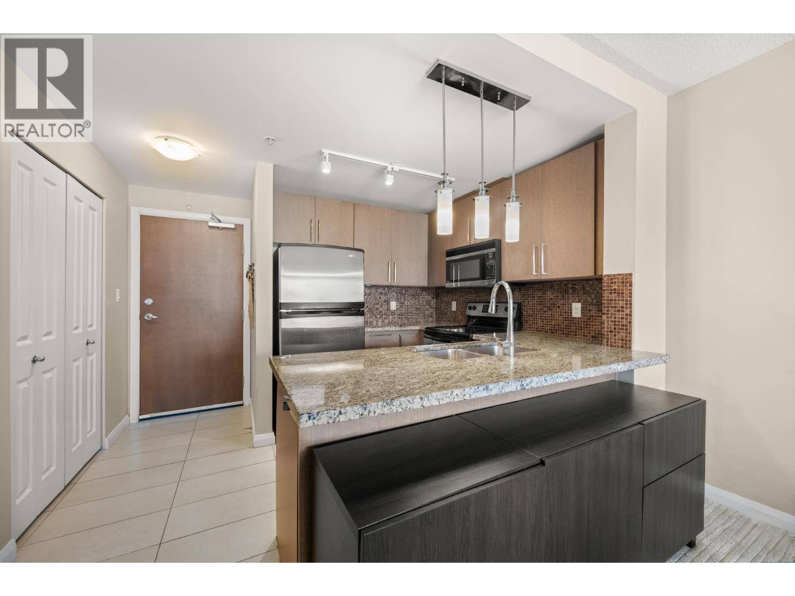 3503 888 Carnarvon Street, New Westminster, British Columbia  V3M 0C6 - Photo 2 - R3111822