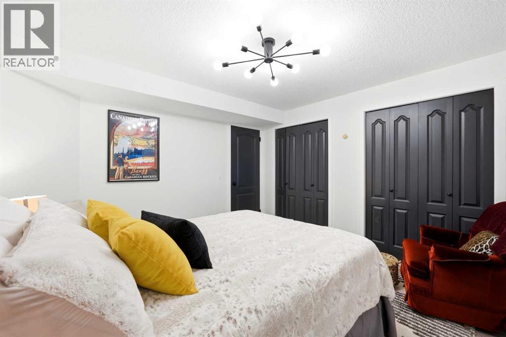 3 Riverview Court, Cochrane, Alberta  T4C 1K6 - Photo 37 - A2299457