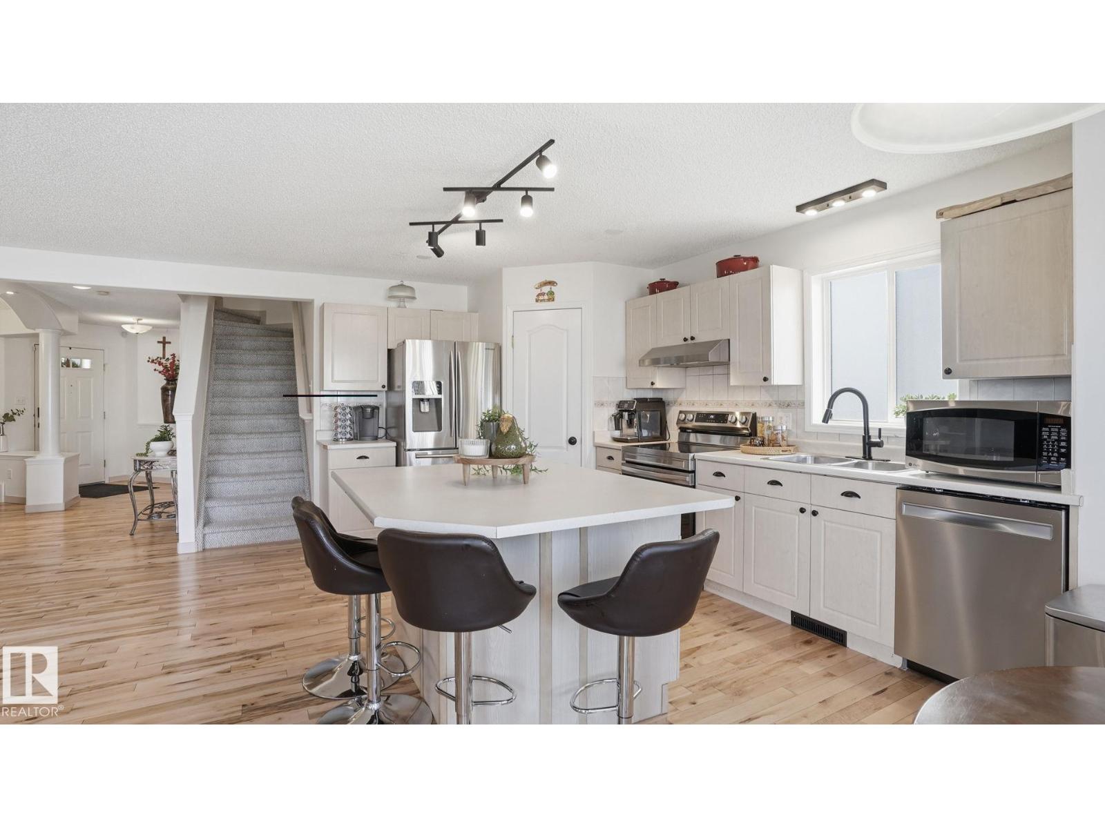 1310 Barnes Cl Sw, Edmonton, Alberta  T6W 1E5 - Photo 13 - E4483004