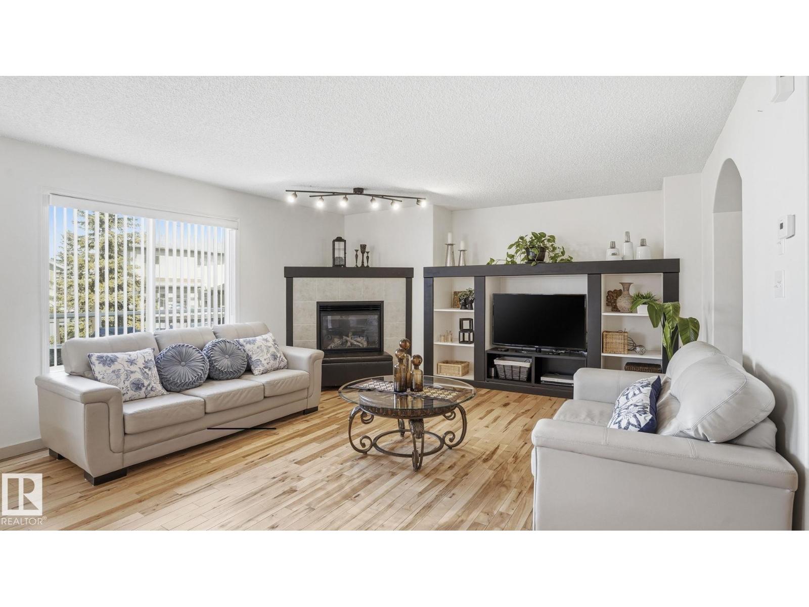 1310 Barnes Cl Sw, Edmonton, Alberta  T6W 1E5 - Photo 4 - E4483004