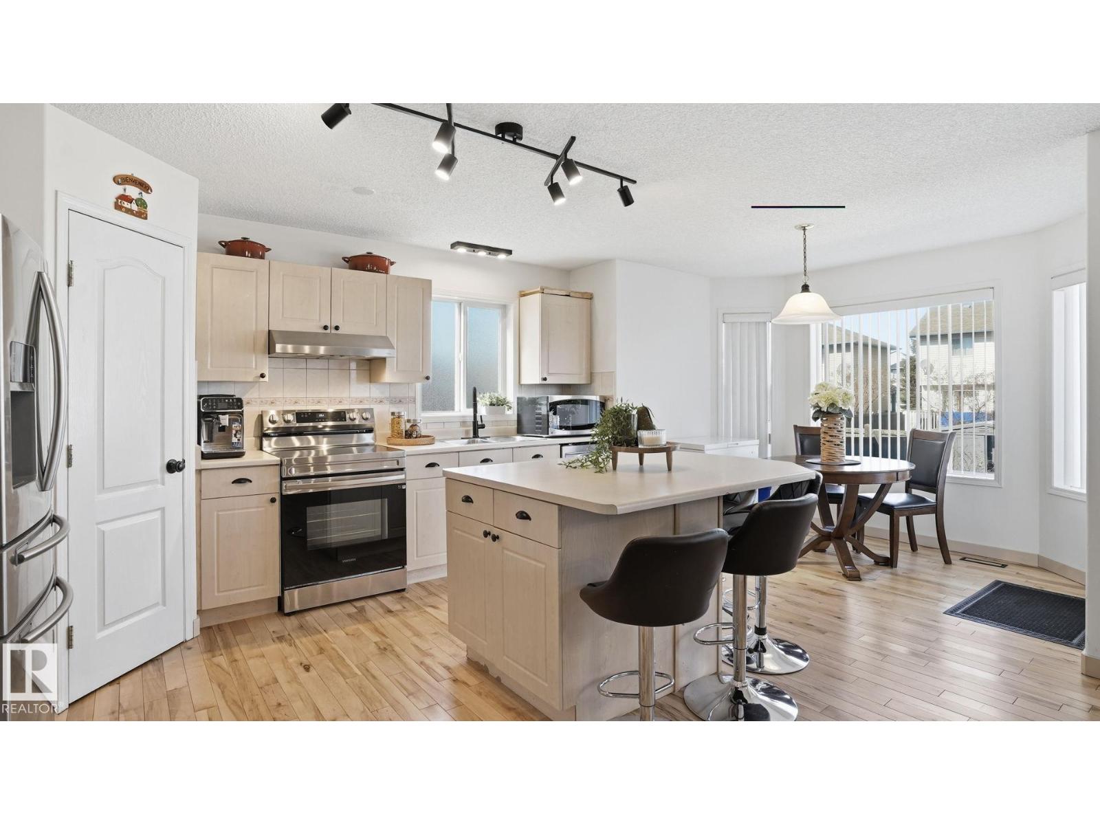 1310 Barnes Cl Sw, Edmonton, Alberta  T6W 1E5 - Photo 9 - E4483004