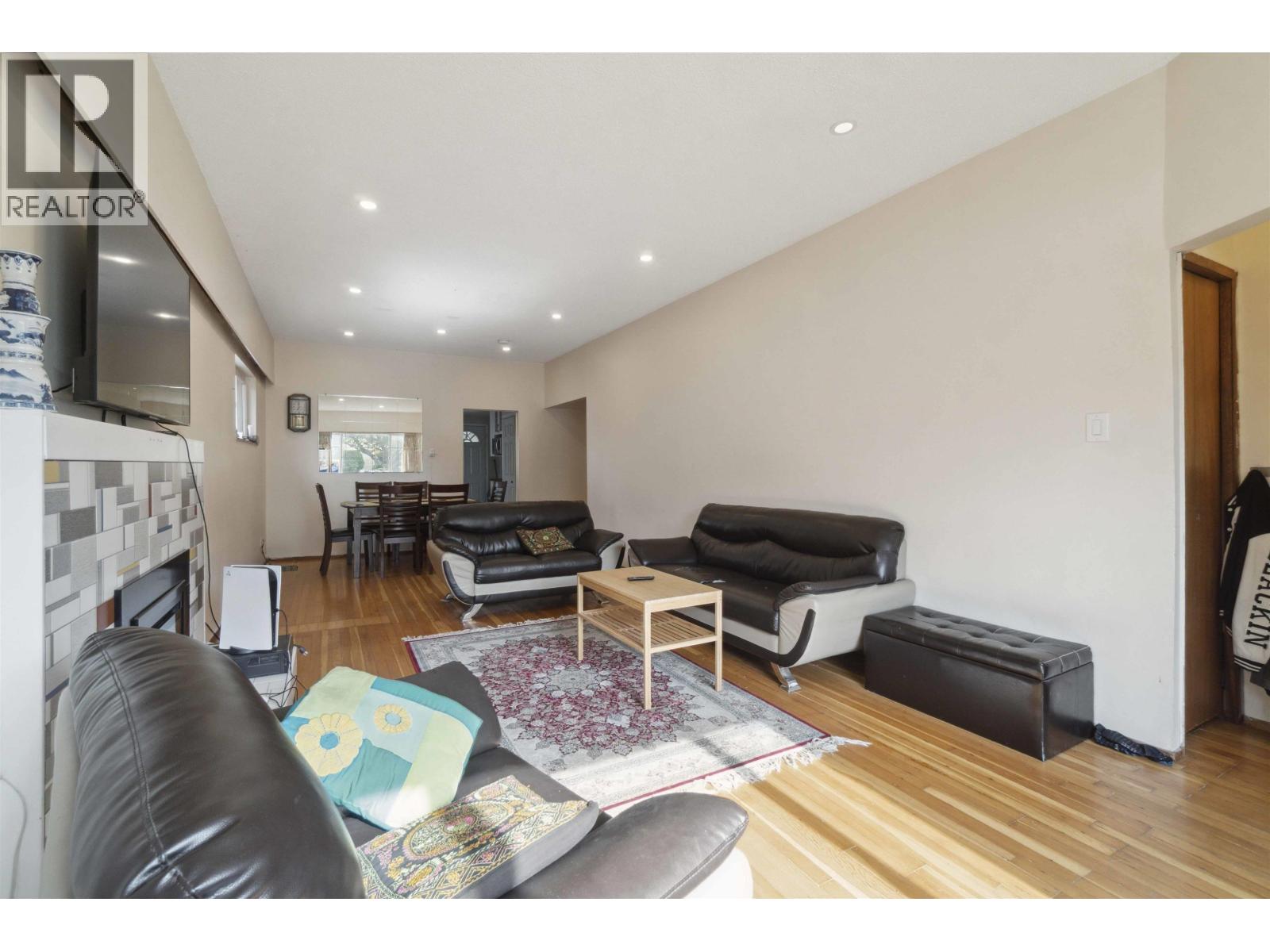 620 Slocan Street, Vancouver, British Columbia  V5K 3X7 - Photo 11 - R3111301