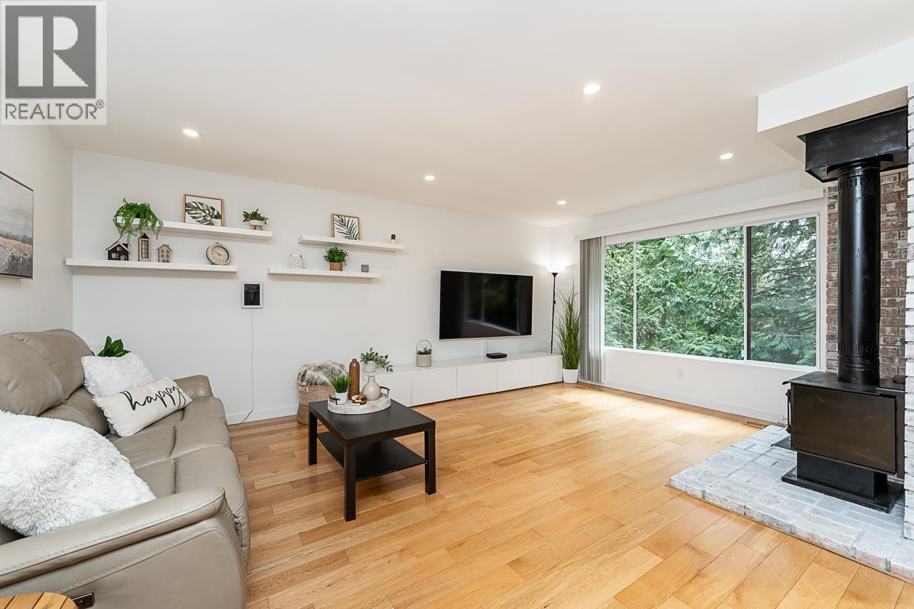 3398 William Avenue, North Vancouver, British Columbia  V7K 2Z6 - Photo 3 - R3112603