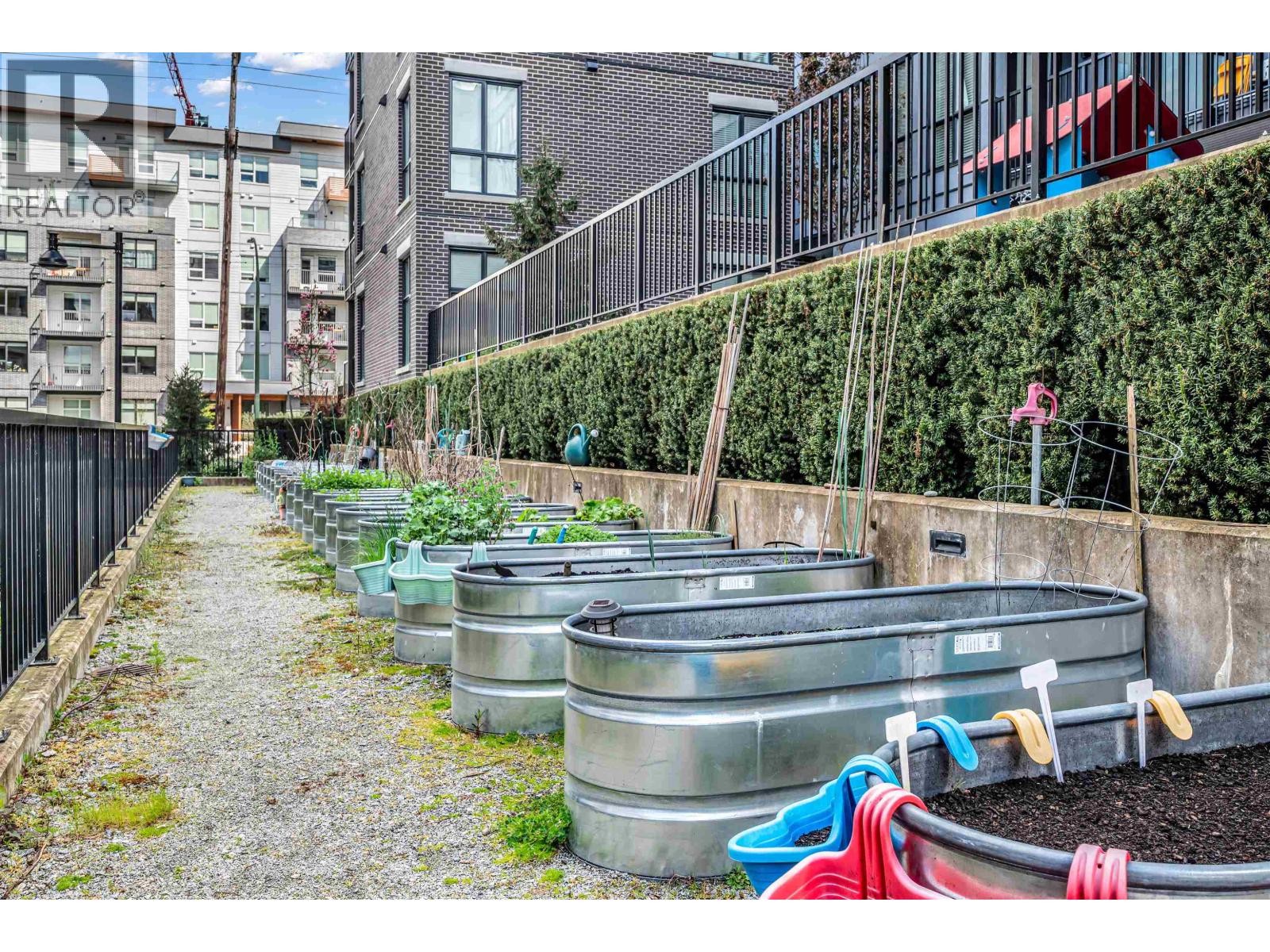 321 750 Dogwood Street, Coquitlam, British Columbia  V3J 0K6 - Photo 32 - R3112562