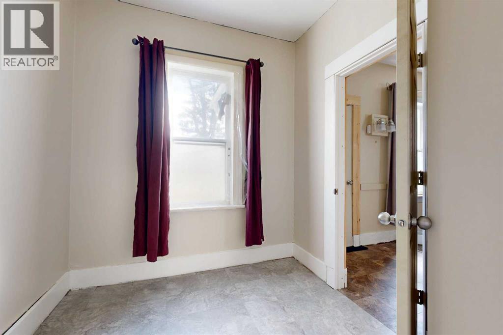 538 12c Street N, Lethbridge, Alberta  T1H 2N3 - Photo 9 - A2300777