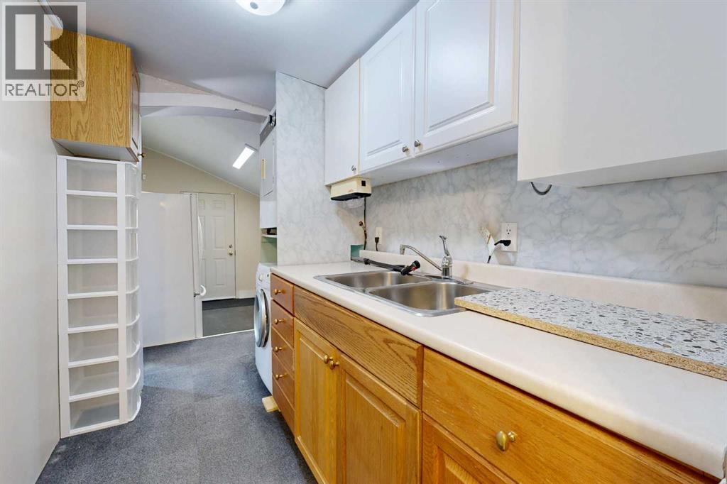 538 12c Street N, Lethbridge, Alberta  T1H 2N3 - Photo 13 - A2300777