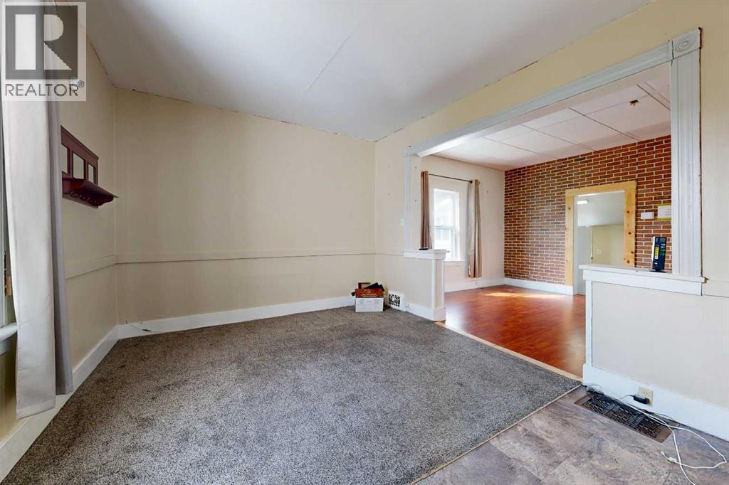 538 12c Street N, Lethbridge, Alberta  T1H 2N3 - Photo 5 - A2300777