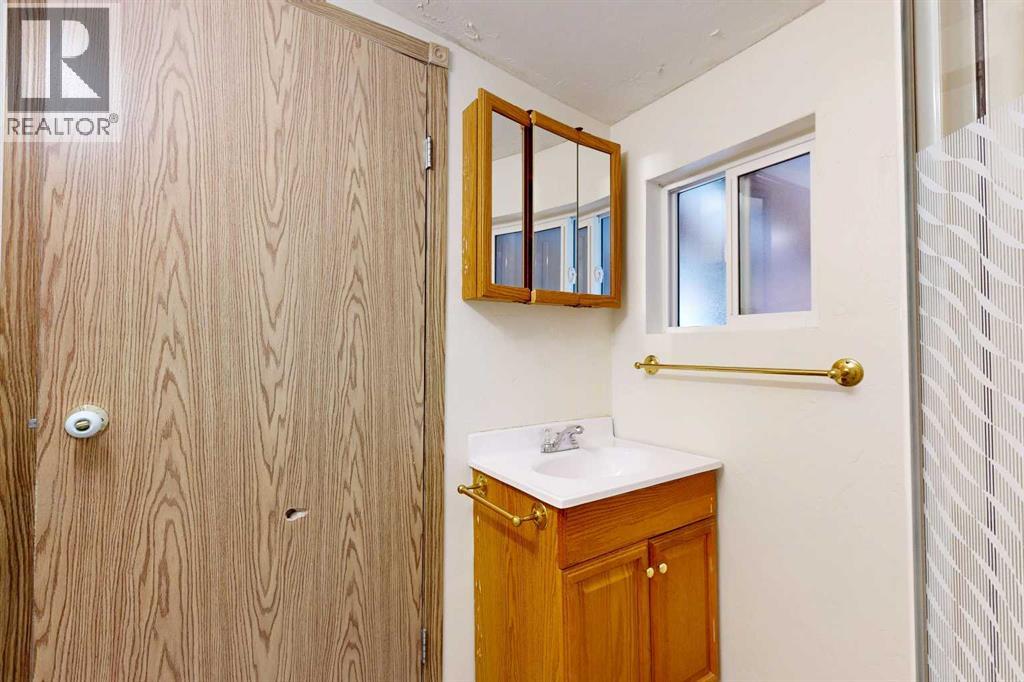 538 12c Street N, Lethbridge, Alberta  T1H 2N3 - Photo 15 - A2300777