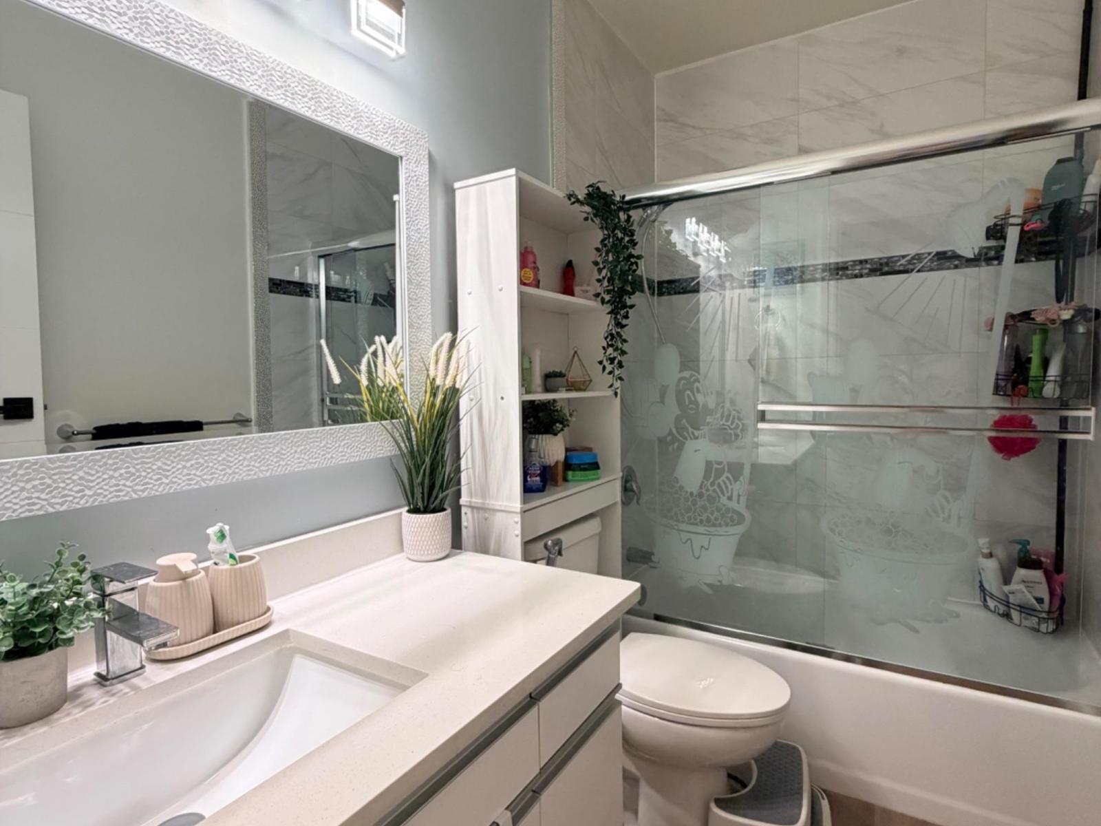 Ph4 14820 104 Avenue, Surrey, British Columbia  V3R 0V9 - Photo 10 - R3109515