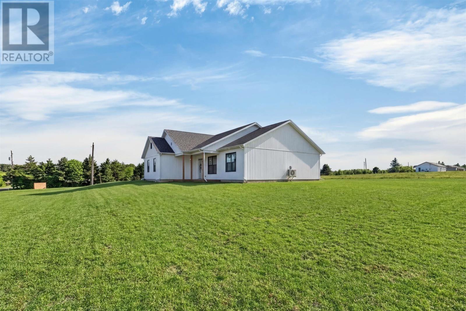 329 Macinnis Road, Winsloe North, Prince Edward Island  C1E 0R2 - Photo 5 - 202607823