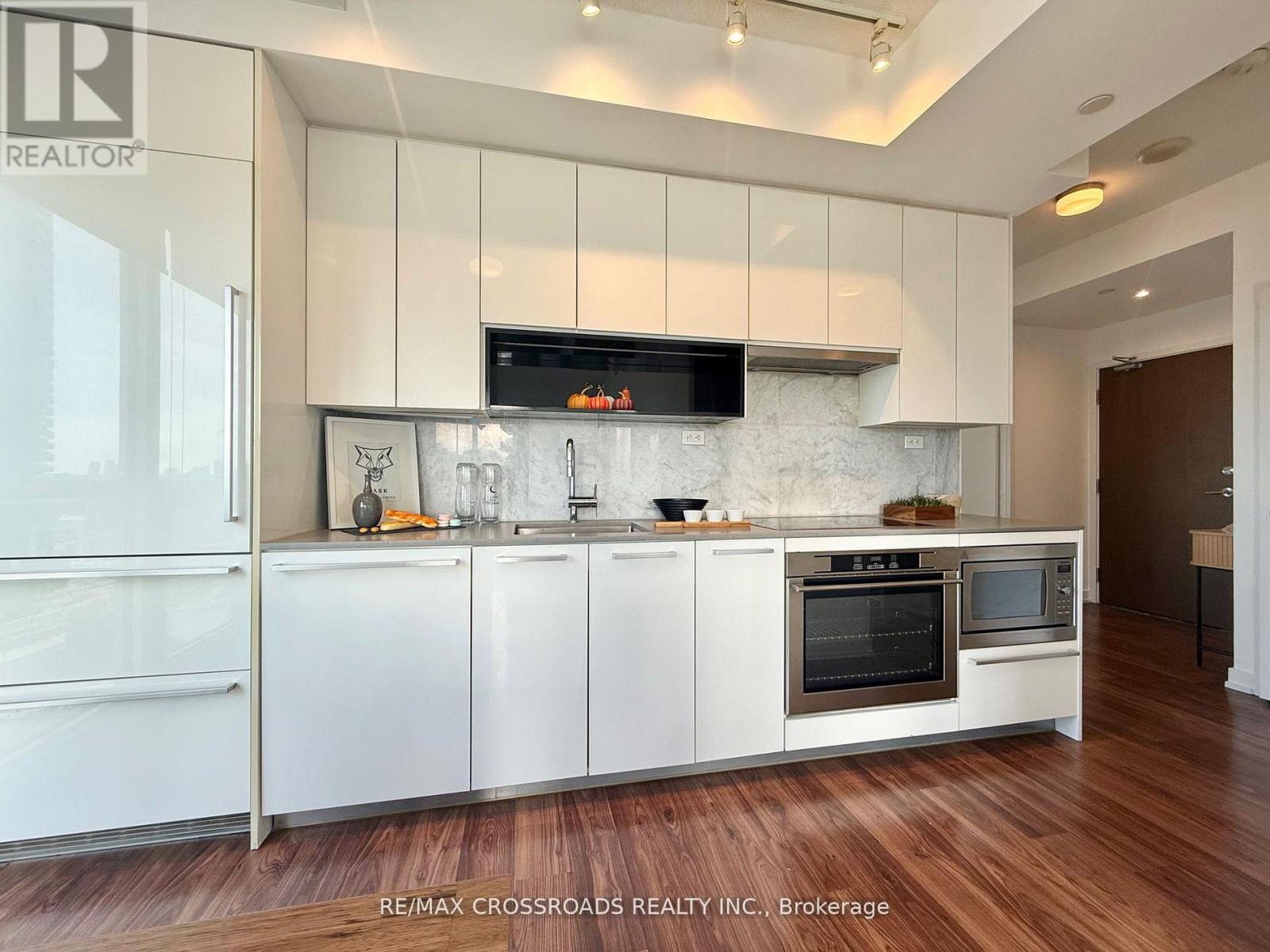 1003 - 115 Mcmahon Drive, Toronto, Ontario  M2K 0E3 - Photo 11 - C12880664