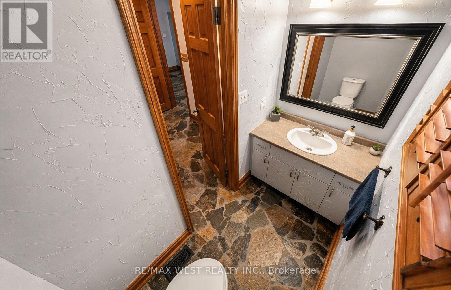 2314 Crystal Beach Road, Innisfil, Ontario  L9S 3W9 - Photo 14 - N13009850