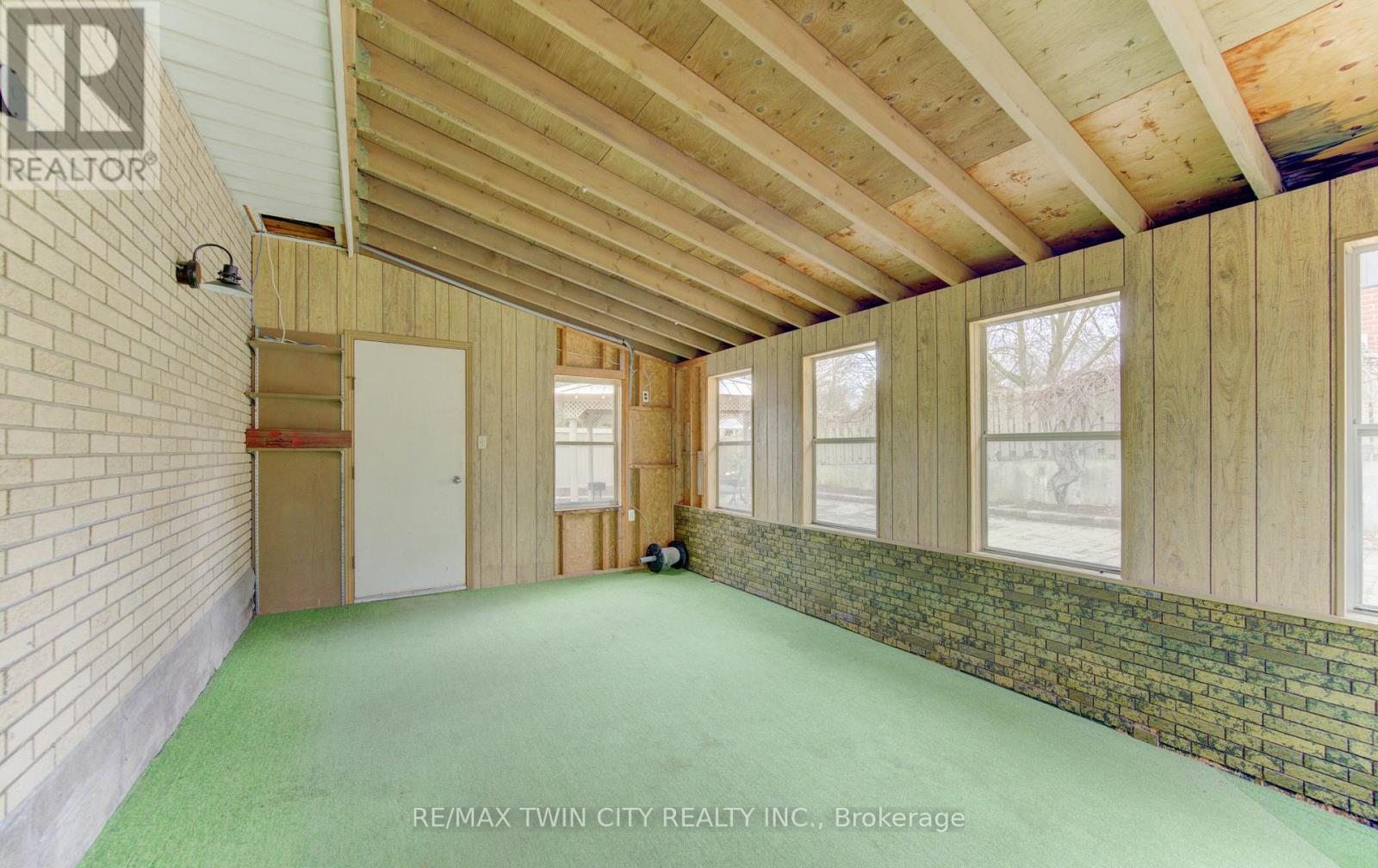 196 Lourdes Street, Waterloo, Ontario  N2L 1N7 - Photo 31 - X12998826