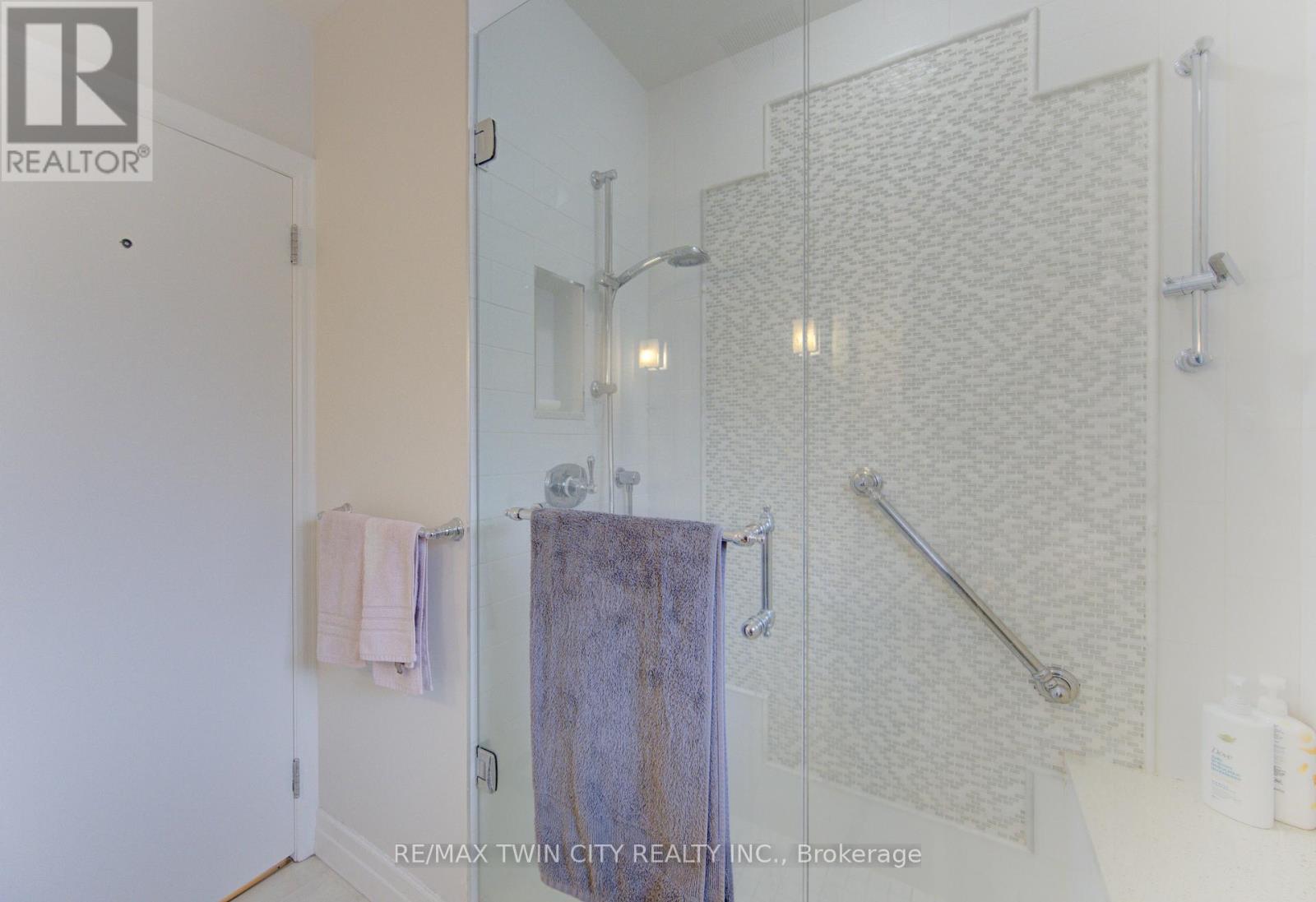 196 Lourdes Street, Waterloo, Ontario  N2L 1N7 - Photo 21 - X12998826