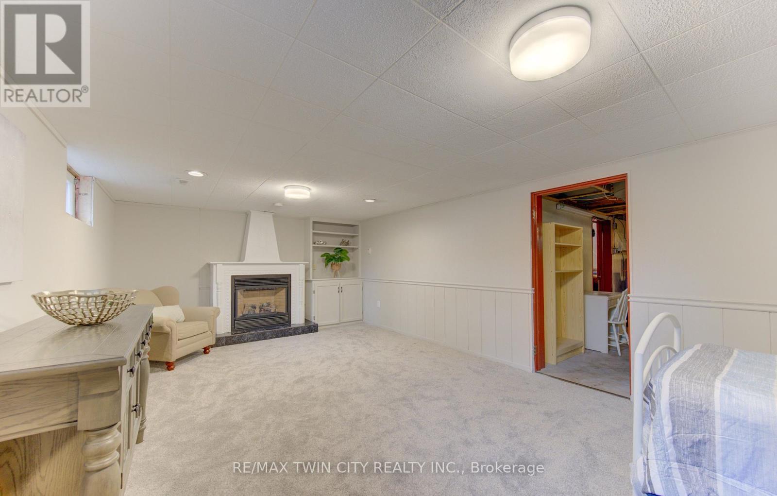 196 Lourdes Street, Waterloo, Ontario  N2L 1N7 - Photo 27 - X12998826