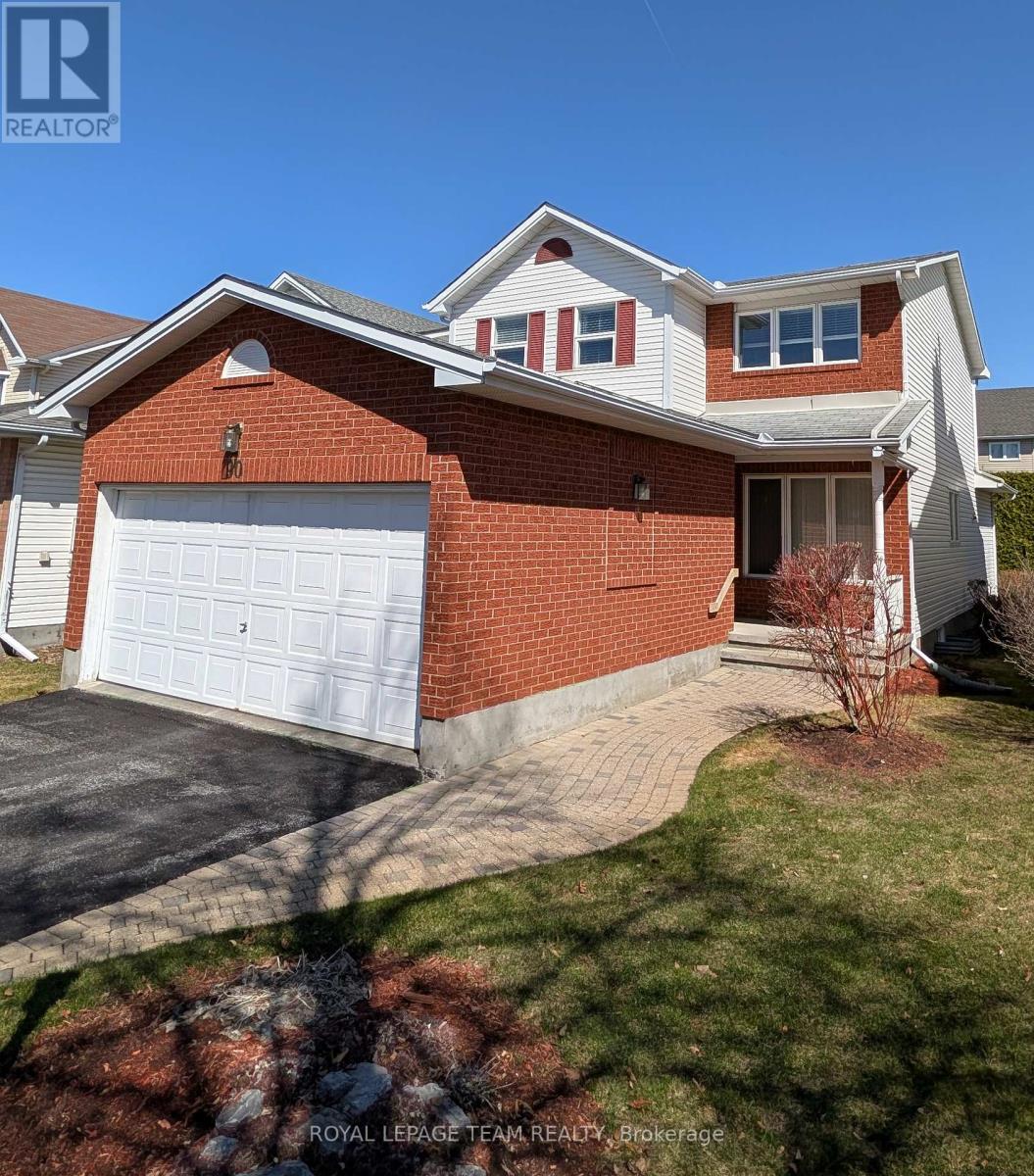 90 MORESBY DRIVE, Ottawa, Ontario
